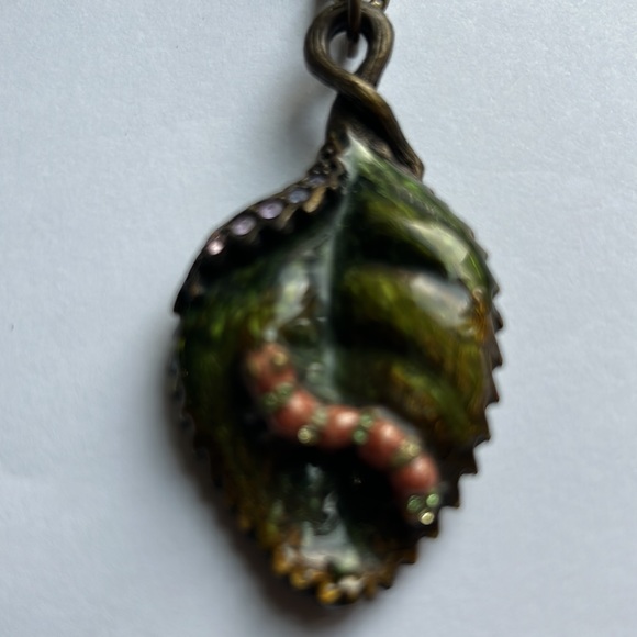 Beautiful Jay Strongwater Artist Leaf and caterpillar 🐛 Keychain. - Picture 5 of 6